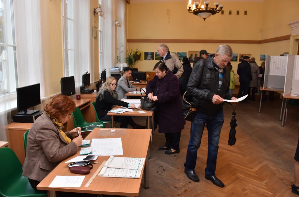 Jonavoje aiškia persvara pirmąjį turą laimėjo R.Sinkevičius