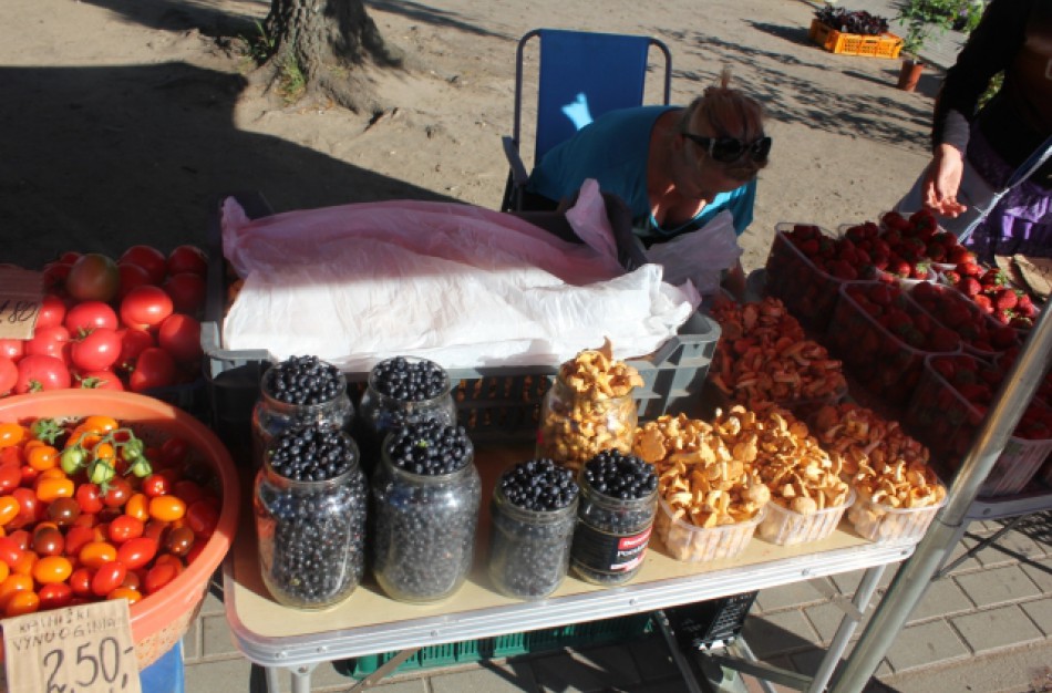 Kilogramas bulvių ir ryšulėlis svogūnų laiškų turguje kainuoja tiek pat