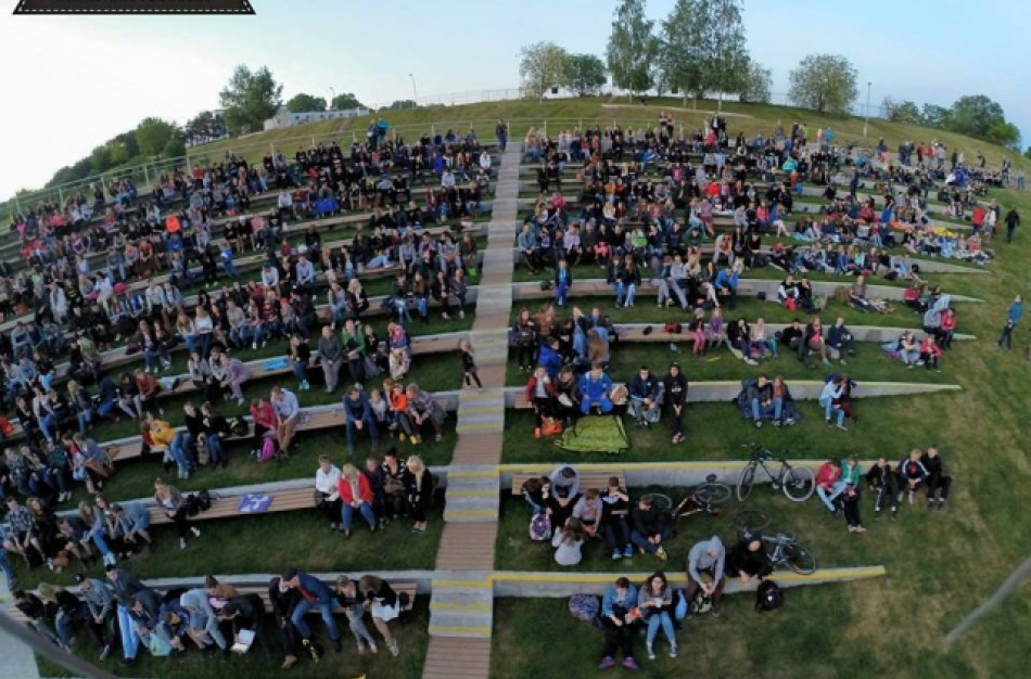 Liepos mėnuo Joninių slėnyje – sveikatai, šokiams, jogai