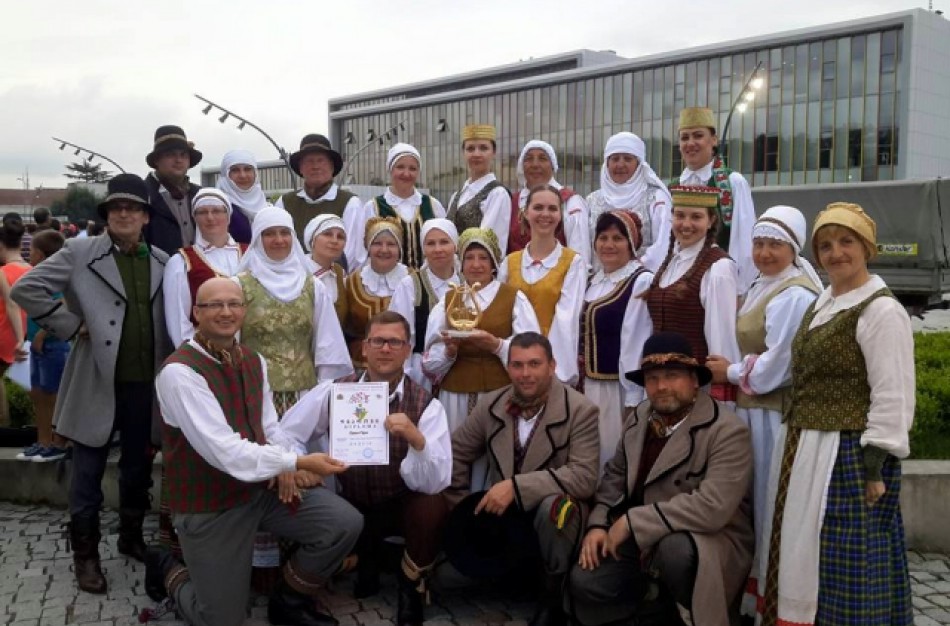 Jonavos folkloro kolektyvas „Laduta“ – tarptautinio konkurso laureatas