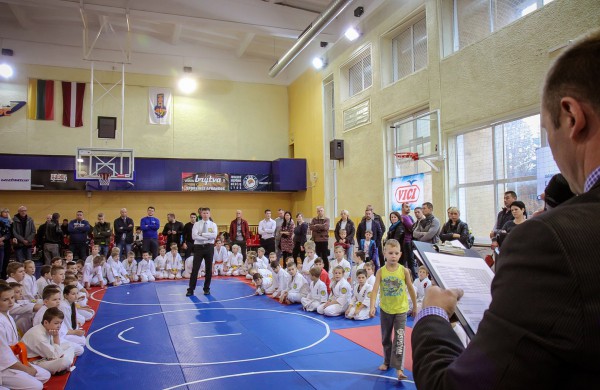 Vaikai varžėsi karate turnyre