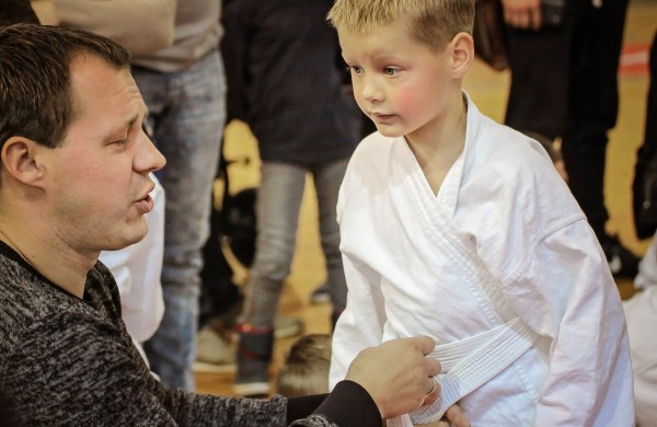 Vaikai varžėsi karate turnyre