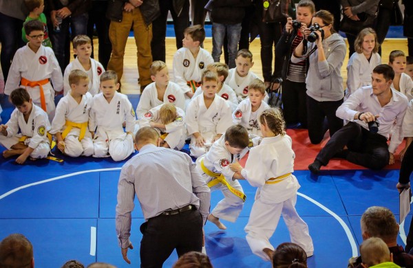 Vaikai varžėsi karate turnyre