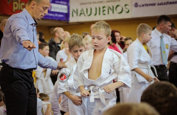 Vaikai varžėsi karate turnyre
