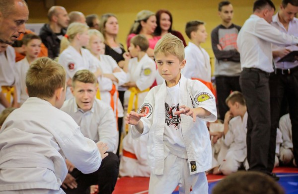 Vaikai varžėsi karate turnyre