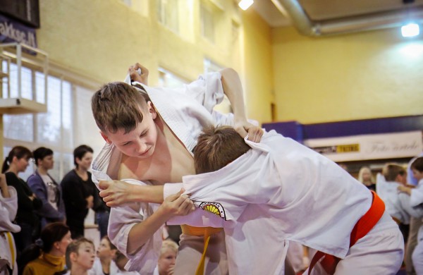 Vaikai varžėsi karate turnyre