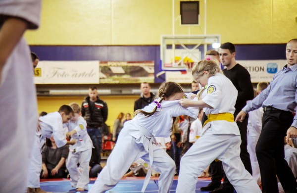 Vaikai varžėsi karate turnyre