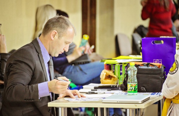 Vaikai varžėsi karate turnyre