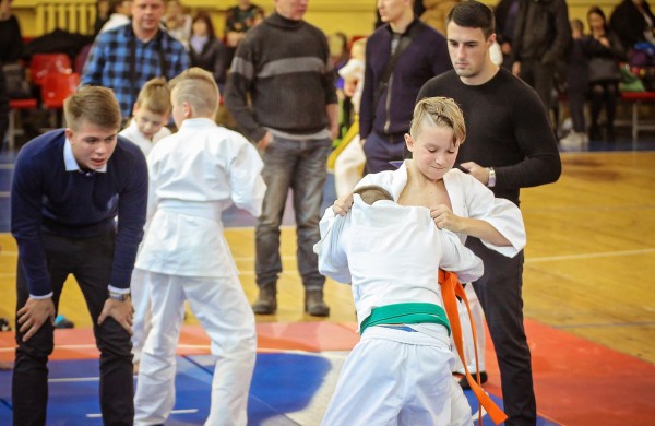 Vaikai varžėsi karate turnyre