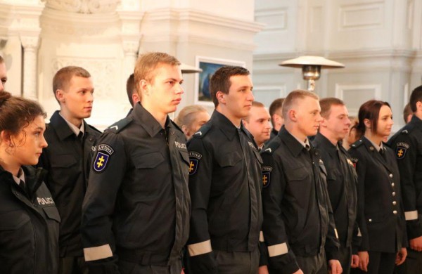 Jonavos policijoje – nauji pareigūnai  