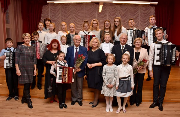 Jonavos meno mokykloje – jaunieji akordeono virtuozai