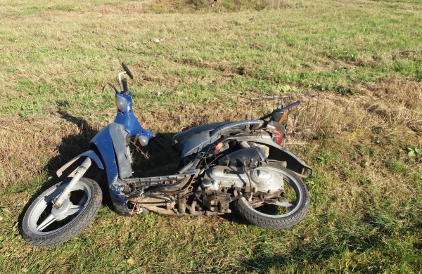 Jonavos rajone – girto motorolerio vairuotojo gaudynės