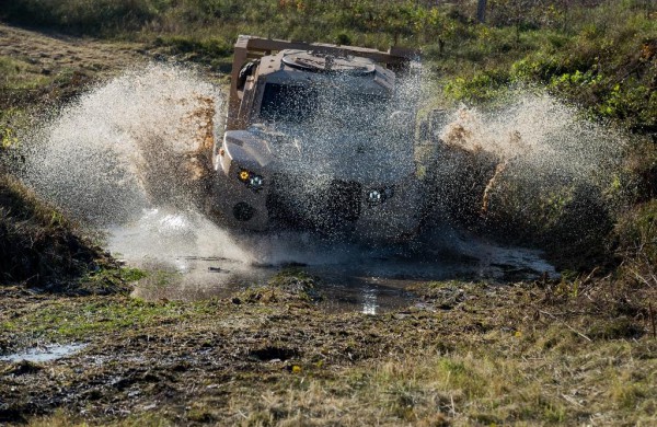 Gaižiūnų poligone Lietuvos ir sąjungininkų kariams pristatytos JAV šarvuoto visureigio galimybės