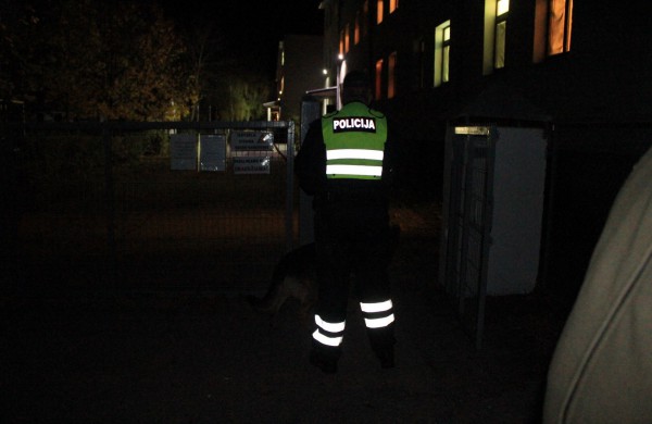 Rukloje pareigūnai ieško sires užsipuolusių vietos gyventojų 