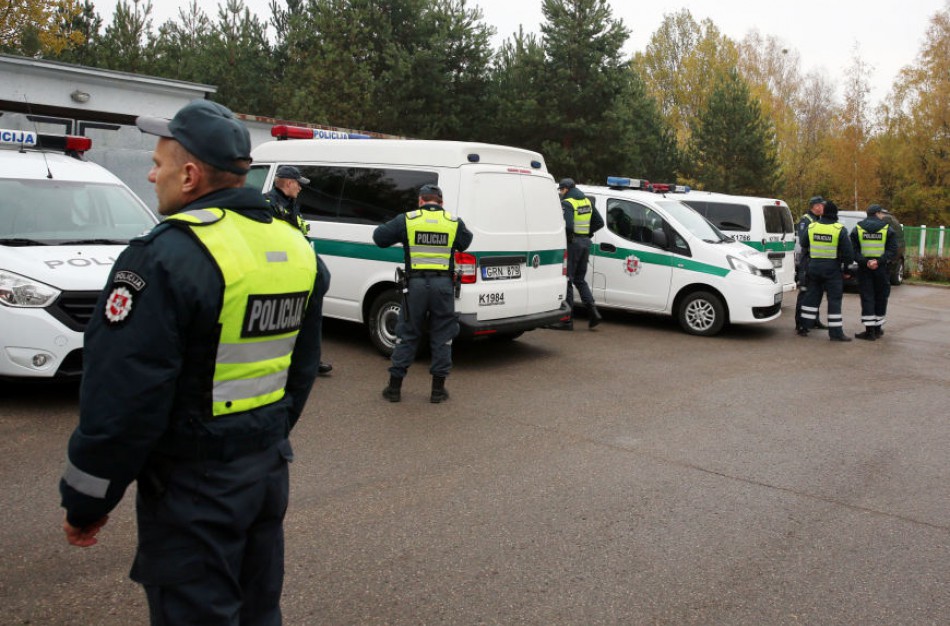 Policijai nepavyksta nustatyti, kas Rukloje užsipuolė pabėgėles, miestelyje – sustiprintas patruliavimas