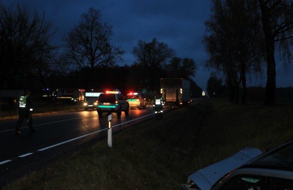 Netoli Jonavos – didelė avarija, susidūrė penki automobiliai, yra sužeistų žmonių