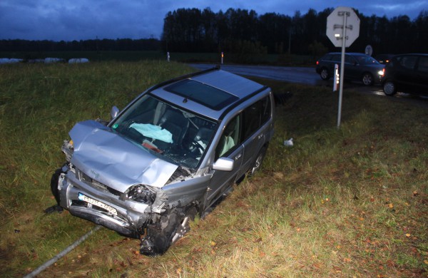 Netoli Jonavos – didelė avarija, susidūrė penki automobiliai, yra sužeistų žmonių