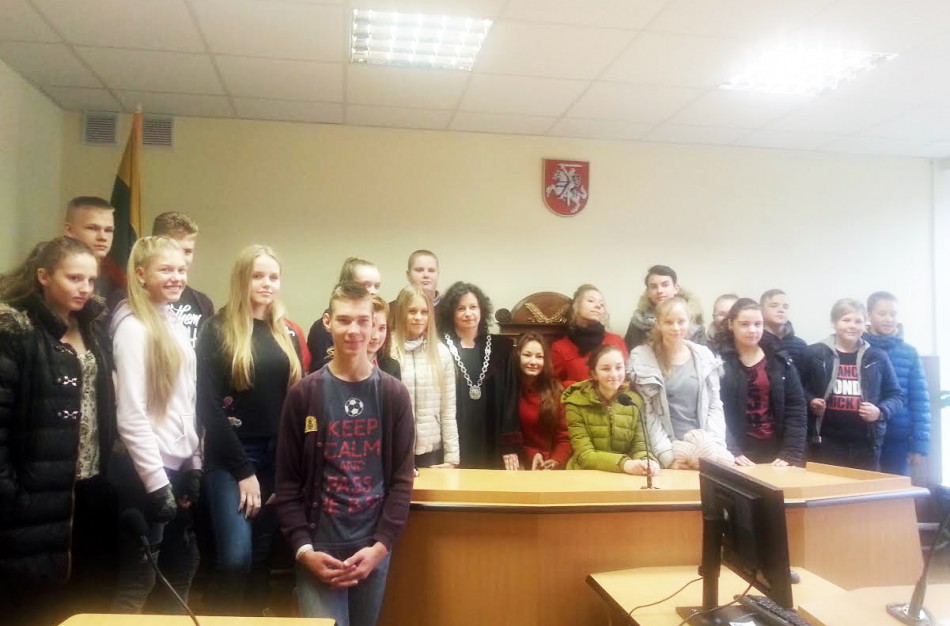 Jonavos teisme – renginiai Konstitucijos ir Europos teisės dienai