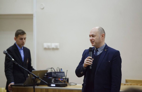 Senamiesčio gimnazijoje varžėsi jaunieji chemijos žinovai