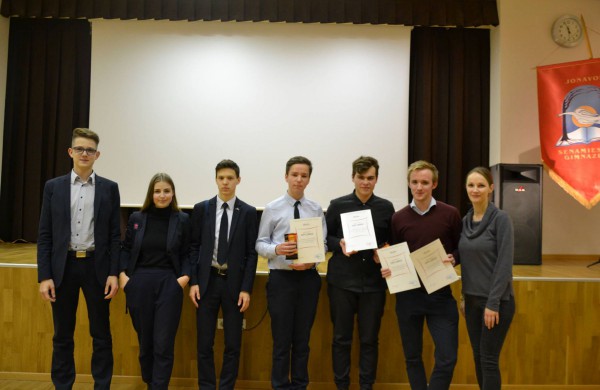 Senamiesčio gimnazijoje – intriguojantys debatai: ar šalys turėtų išstoti iš Europos Sąjungos?