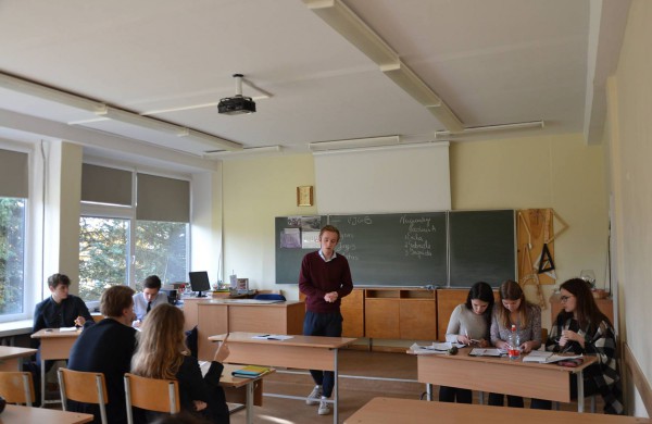 Senamiesčio gimnazijoje – intriguojantys debatai: ar šalys turėtų išstoti iš Europos Sąjungos?