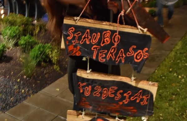 Jonavos viešoji biblioteka pirmą kartą jonaviečius pakvietė į Helovino vakarą