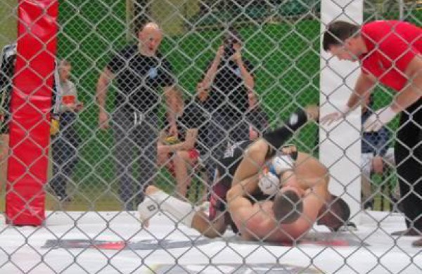 Atkaklios kovos Jonavos sportininkams padovanojo medalių gausą 