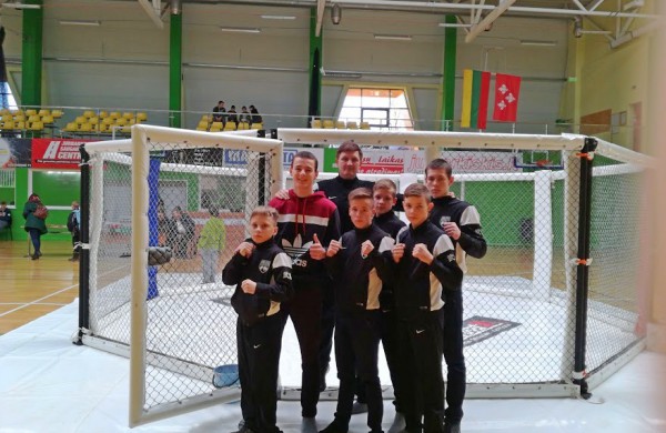 Atkaklios kovos Jonavos sportininkams padovanojo medalių gausą 