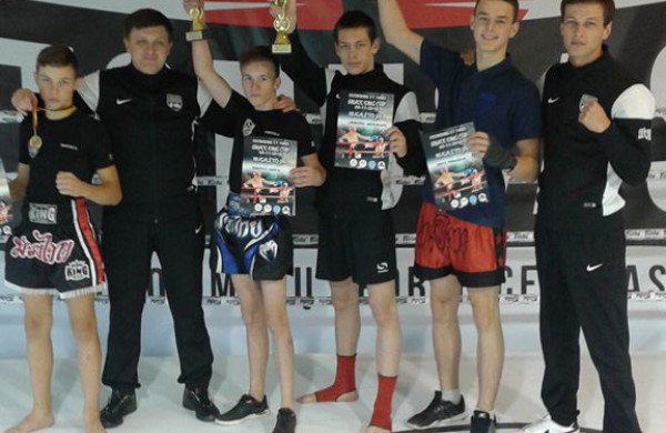 Kikbokso turnyre - trys sporto klubo „Faiteris“ sportininkų medaliai