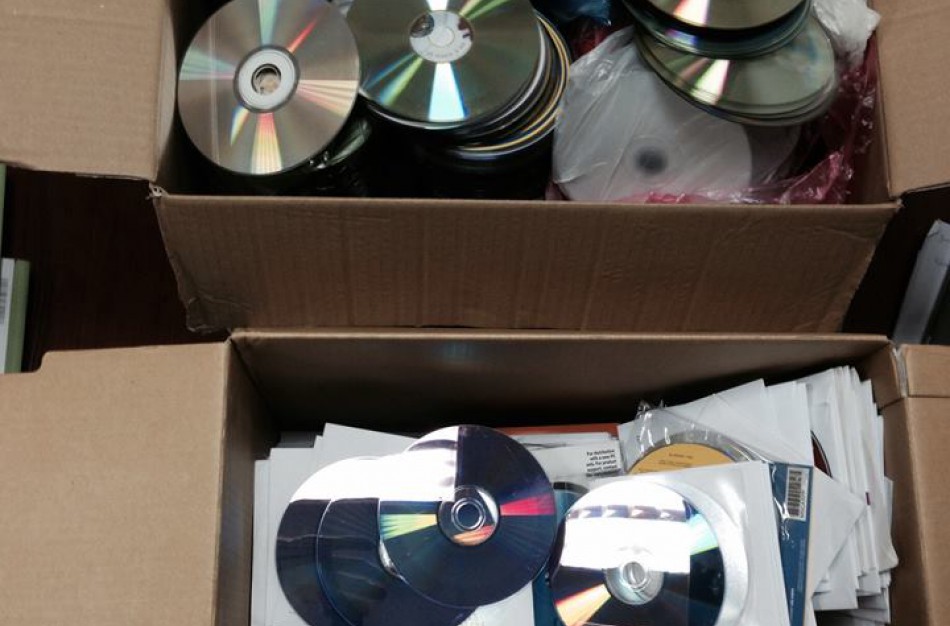 Ant kalėdinės eglės – 10 tūkst. kompaktinių plokštelių