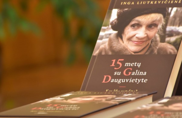 Jonavos viešojoje bibliotekoje pristatyta knyga apie Galiną Dauguvietytę