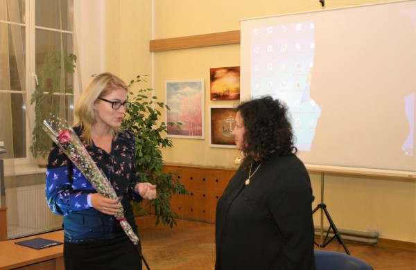 Jonavos viešojoje bibliotekoje pristatyta knyga apie Galiną Dauguvietytę