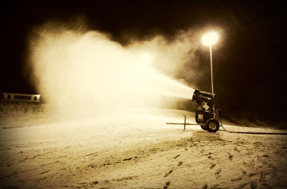 Slidinėjimo centre pastatytos sniego patrankos, tarybos narių prašoma padidinti pramogų kainas