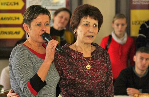 Jonavos politechnikos mokykla tęsia tradicijas:  Pyragų diena tapo atvira bendruomenės švente