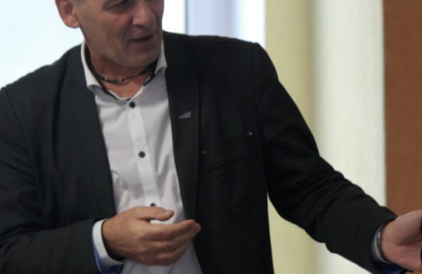 Jonavos politechnikos mokykla tęsia tradicijas:  Pyragų diena tapo atvira bendruomenės švente