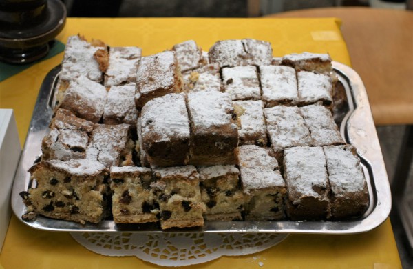 Jonavos politechnikos mokykla tęsia tradicijas:  Pyragų diena tapo atvira bendruomenės švente