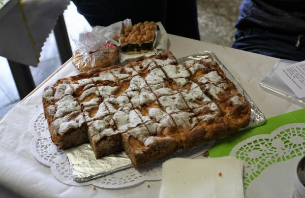 Jonavos politechnikos mokykla tęsia tradicijas:  Pyragų diena tapo atvira bendruomenės švente