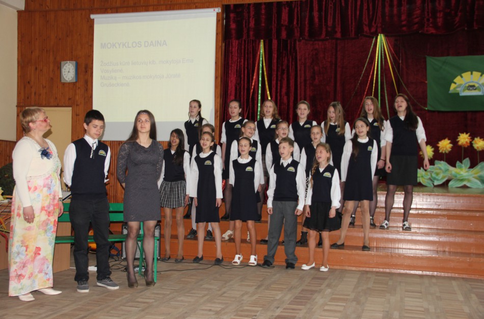 Mokykla minėjo vardo suteikimo dešimtmetį