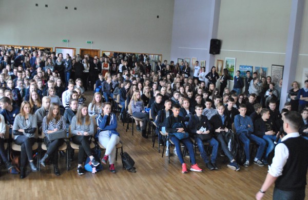 J.Ralio gimnazijoje naktį apsilankė ir humoristas Justinas Jankevičius