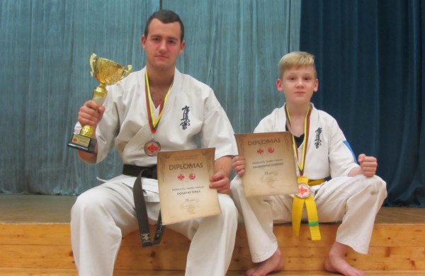 Iš varžybų - su apdovanojimais