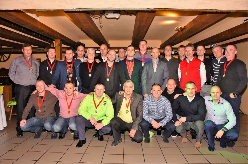 Senjorų futbolo klubo „Klevas“ vakaronėje – dovanų gausa