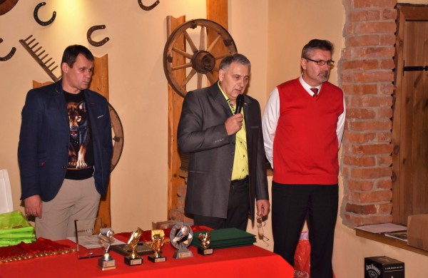 Senjorų futbolo klubo „Klevas“ vakaronėje – dovanų gausa