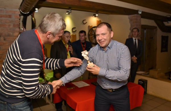 Senjorų futbolo klubo „Klevas“ vakaronėje – dovanų gausa