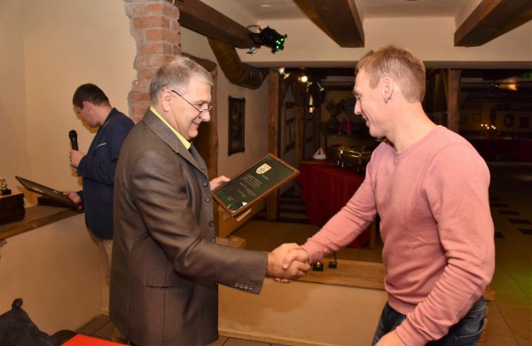 Senjorų futbolo klubo „Klevas“ vakaronėje – dovanų gausa