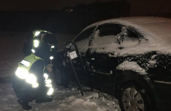 Vairavimo sąlygos vakare ir naktį buvo sudėtingos, tačiau didelių eismo įvykių išvengta