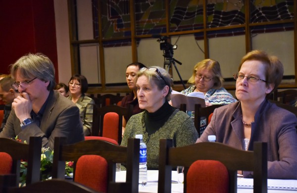 Meno mokykloje skambėjo fortepijono muzika