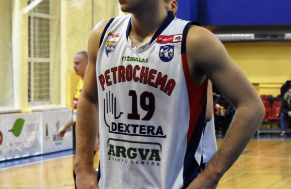 Jonavos krepšinio mėgėjams pergalių dar teks palaukti