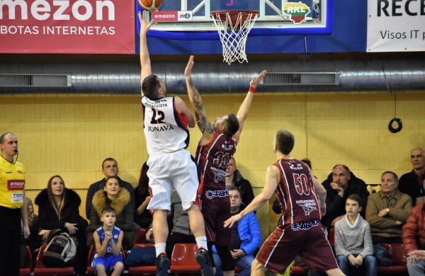 Jonavos krepšinio mėgėjams pergalių dar teks palaukti