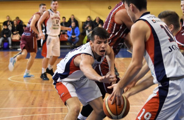 Jonavos krepšinio mėgėjams pergalių dar teks palaukti