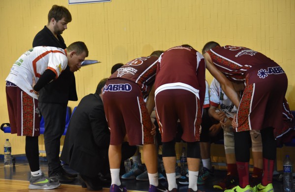 Jonavos krepšinio mėgėjams pergalių dar teks palaukti